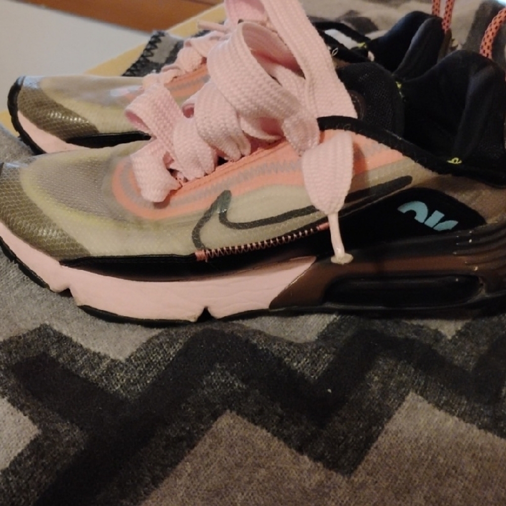 Nike Pink and Black Sneakers Cushioned Midsole